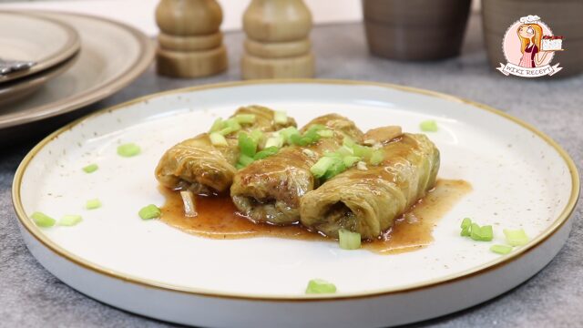 Голубцы из пекинской капусты с фаршем, рисом и грибами